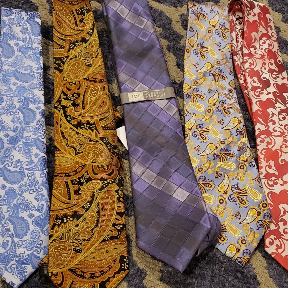 Bundle of ties